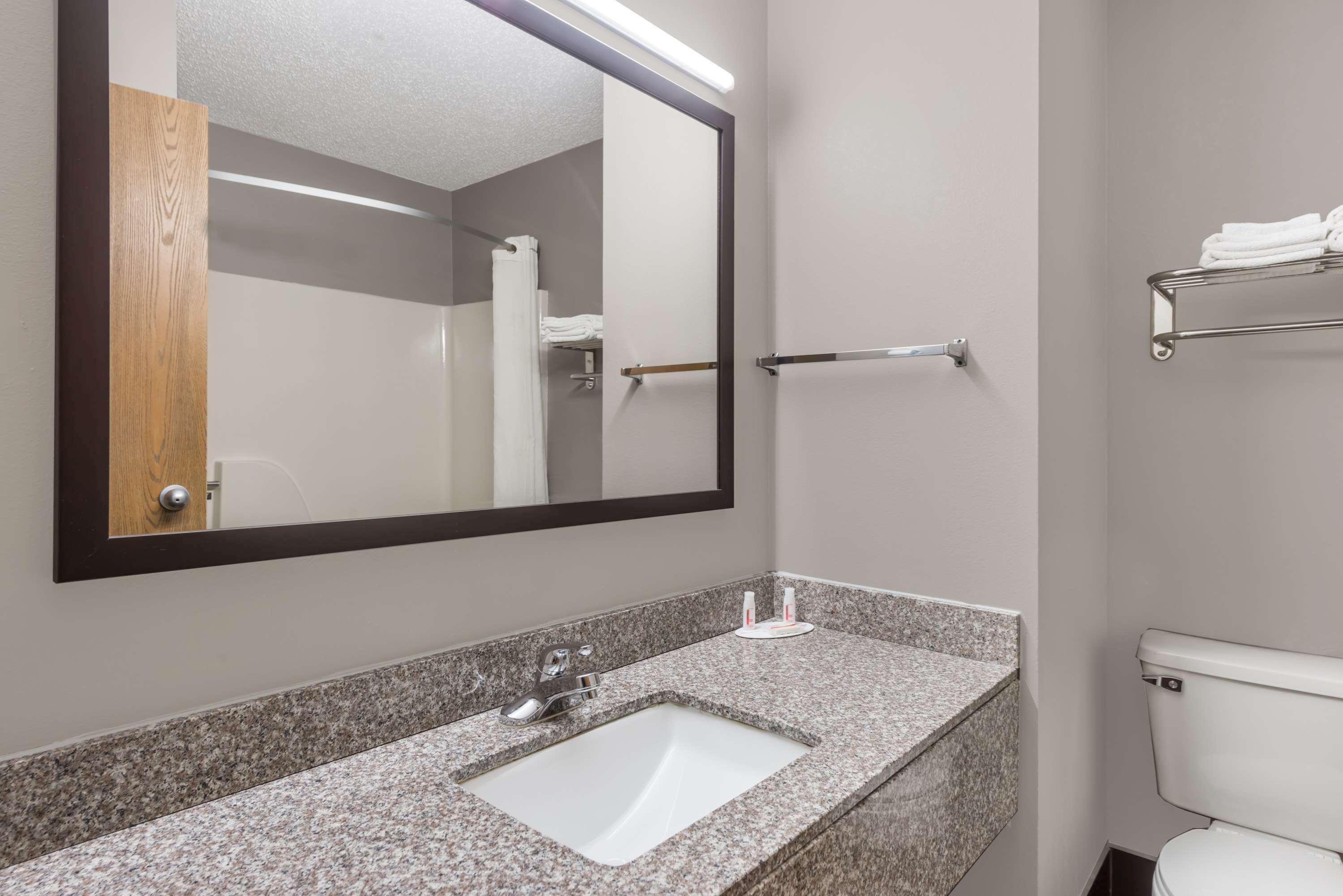Super 8 By Wyndham West Plains Exterior foto